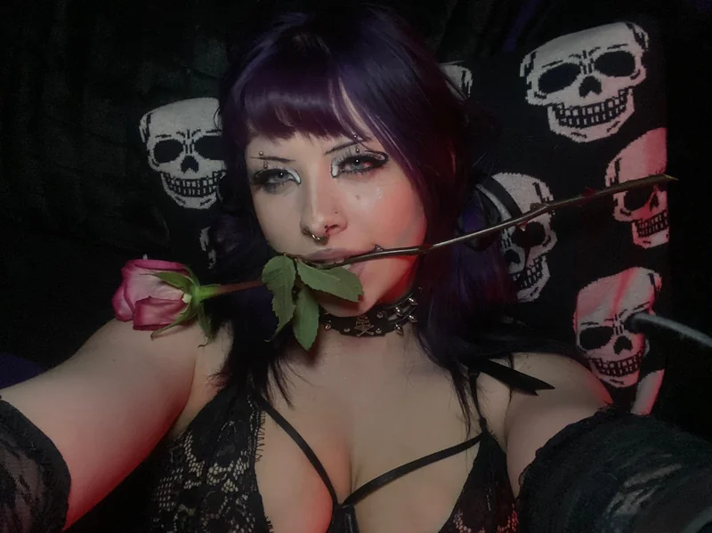 violet OnlyFans goth girl