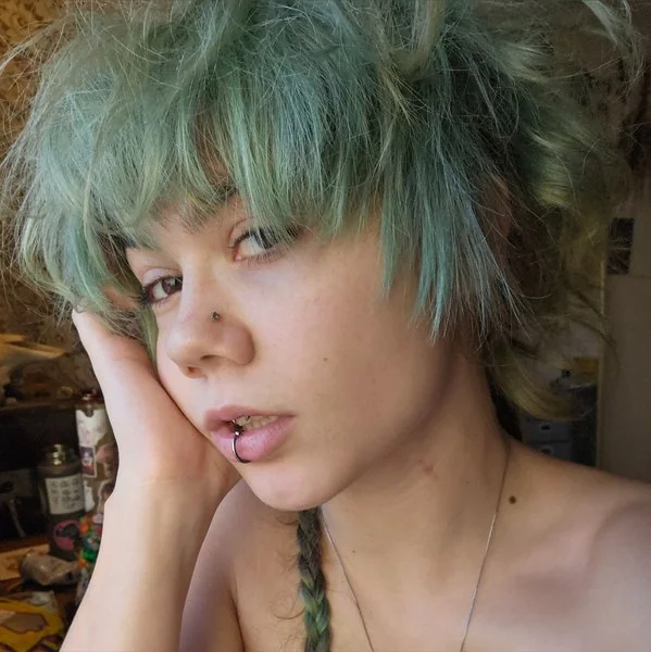 violet33 OnlyFans genderfluid creator