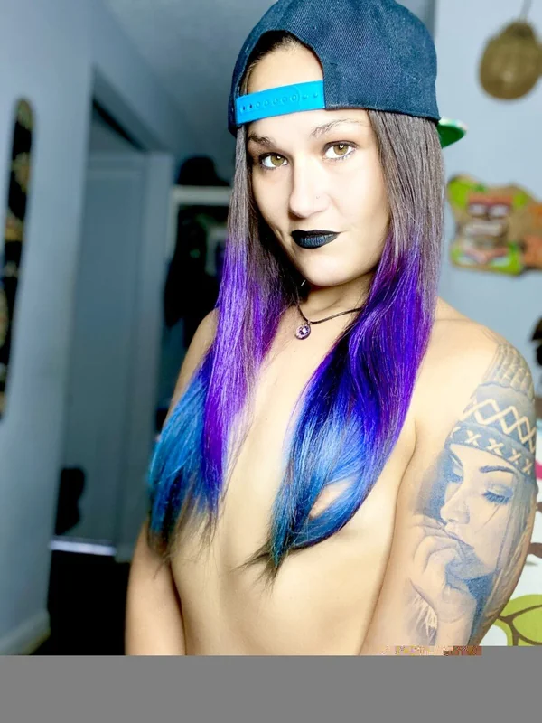 violet OnlyFans creator with engaging content