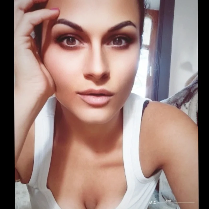 VIP Emily OnlyFans female creator