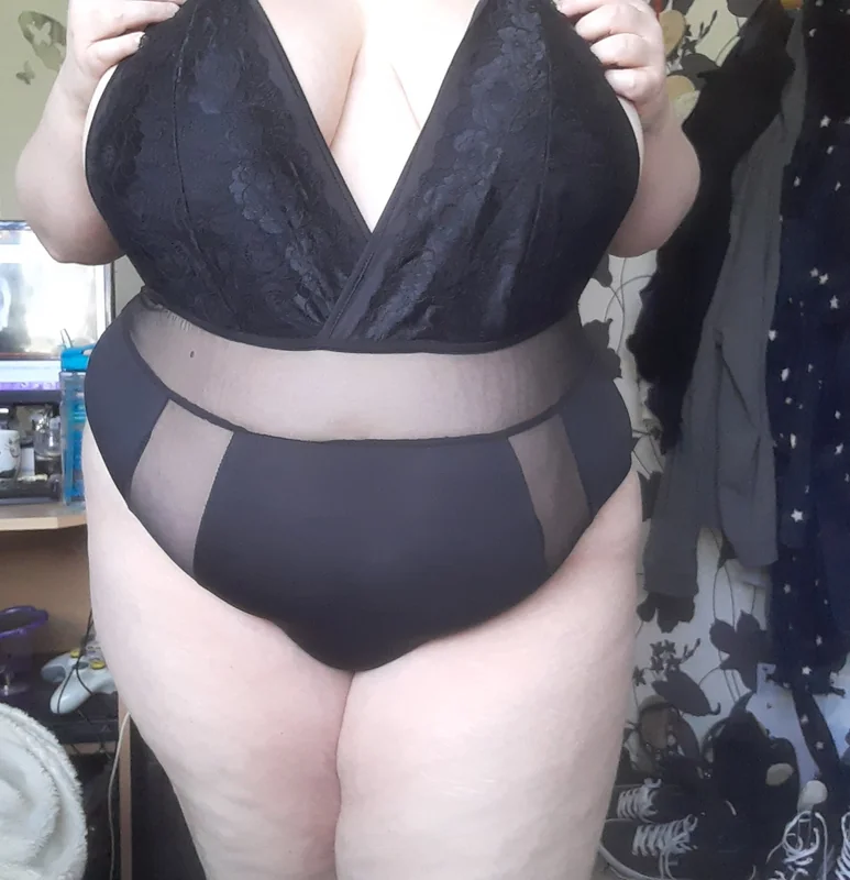 Wannabesub OnlyFans British creator with unique content