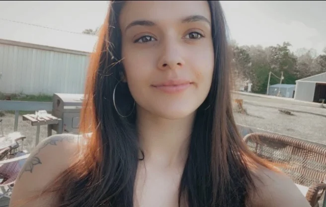 Ry OnlyFans stoner girl vibe