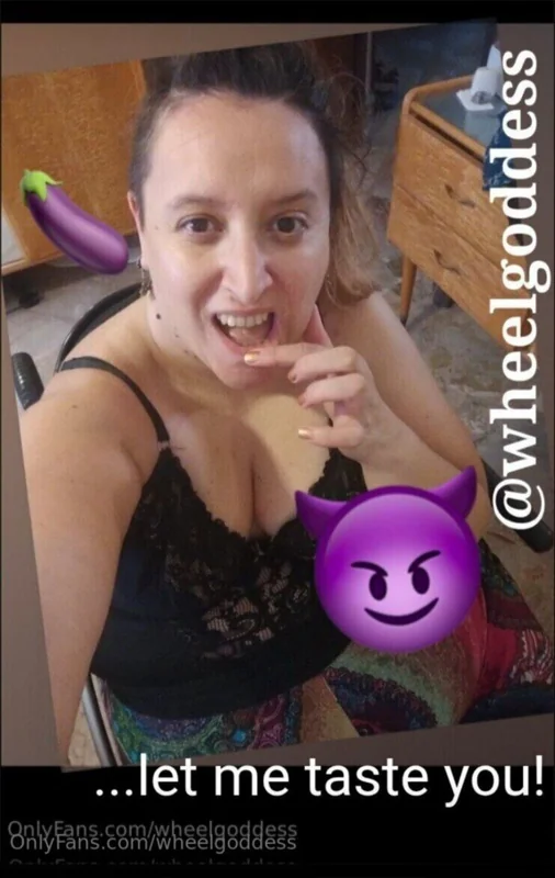 WHEEL GODDESS Anny OnlyFans Curvy Creator