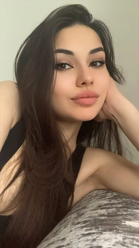 Baby Dora OnlyFans creator with slim figure