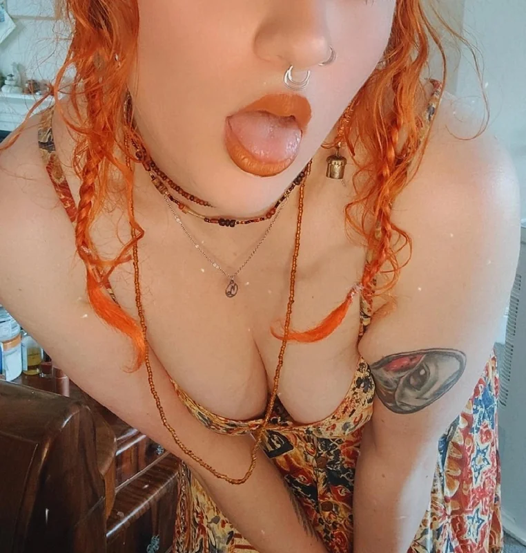 Fern OnlyFans creator with a vibrant personality