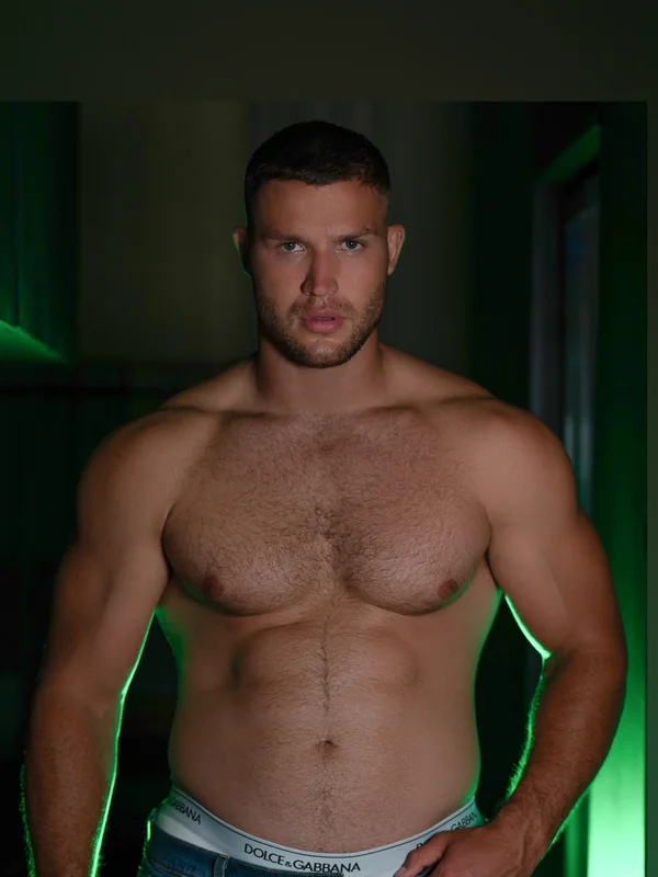 William_mann OnlyFans tall masculine model
