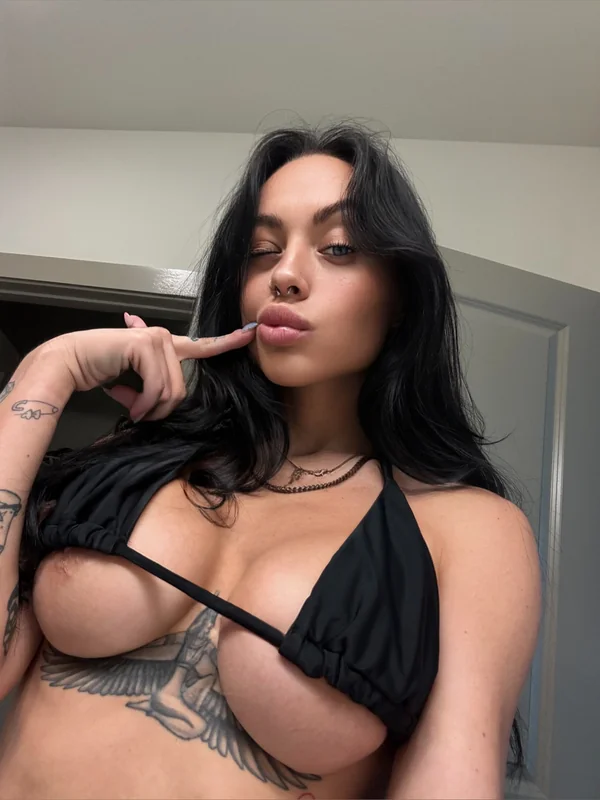 FRESHLY SINGLE OnlyFans creator with authentic content