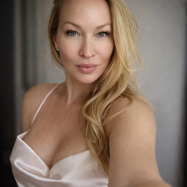 wise_mommyy OnlyFans confident fit mom