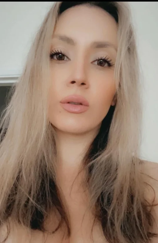 xLunaBellexx OnlyFans creator with captivating charm