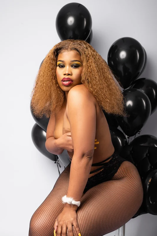 Xolimfeka OnlyFans creator with exclusive content