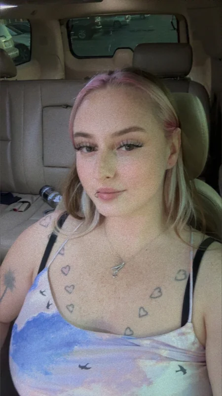 Xoxobri69 OnlyFans creator with exclusive content