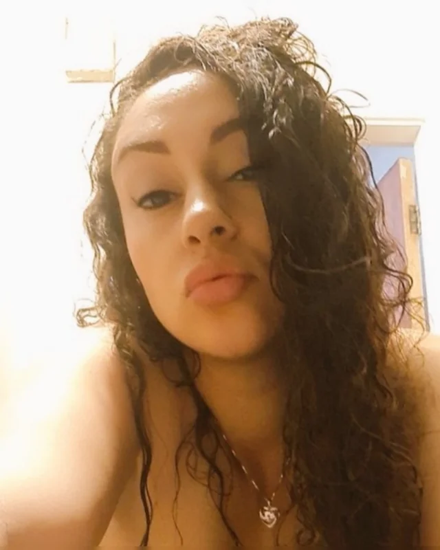 Prettymix OnlyFans British creator with uncensored content