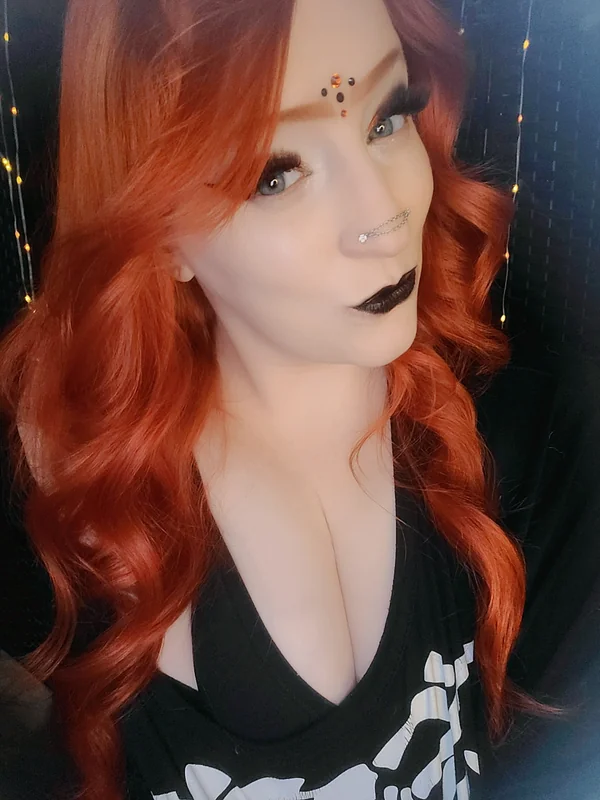 xredbanshee OnlyFans Curvy Redhead