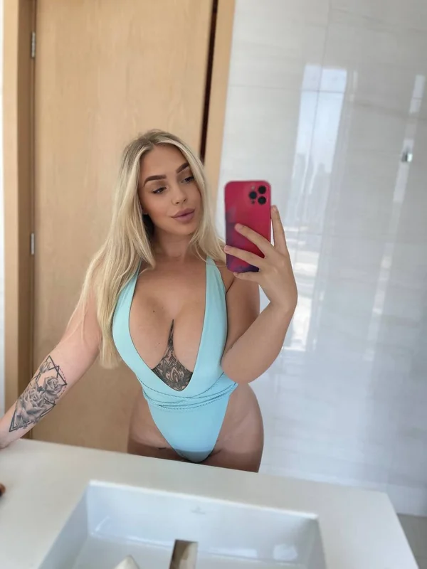 Becca Marie OnlyFans Curvy Creator