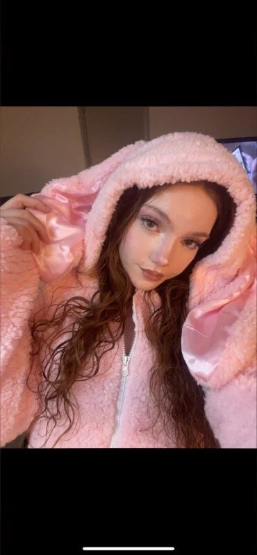 Vicky OnlyFans creator with exclusive content