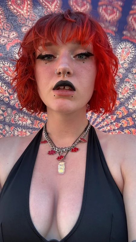 Cassie Solis OnlyFans alternative goth beauty