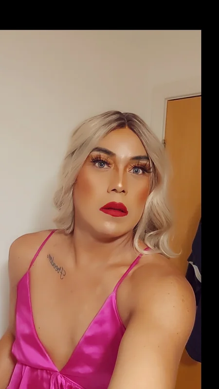 Yasmi28edin OnlyFans Creator with exclusive content