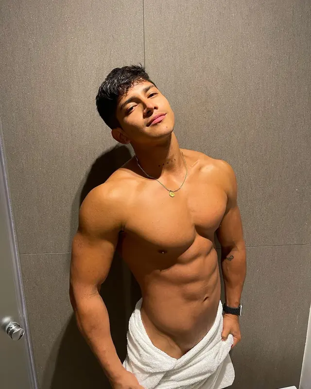 Yeisonlj OnlyFans account with exclusive content