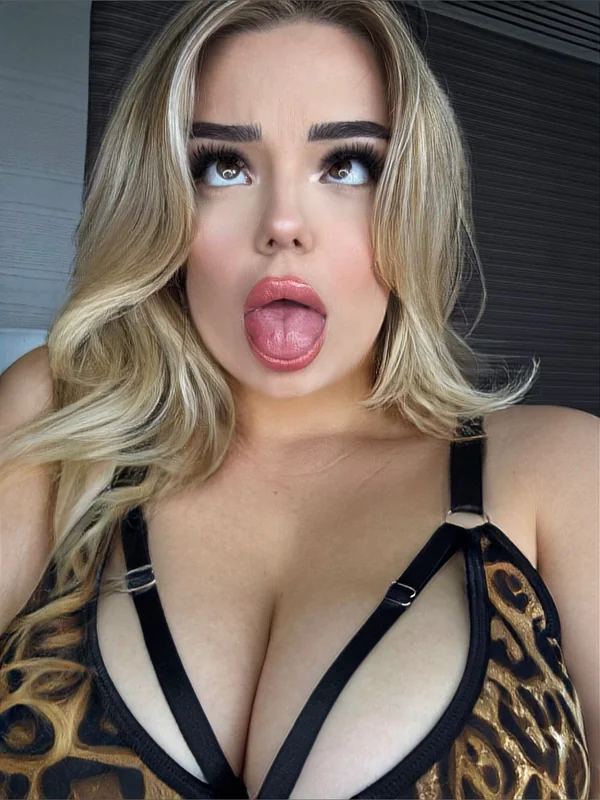 Yolosi OnlyFans creator with enticing content