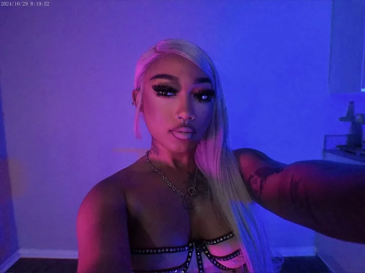 Youlovechina OnlyFans Curvy Tattooed Creator