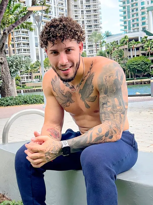 yourcubano OnlyFans athletic tattooed male