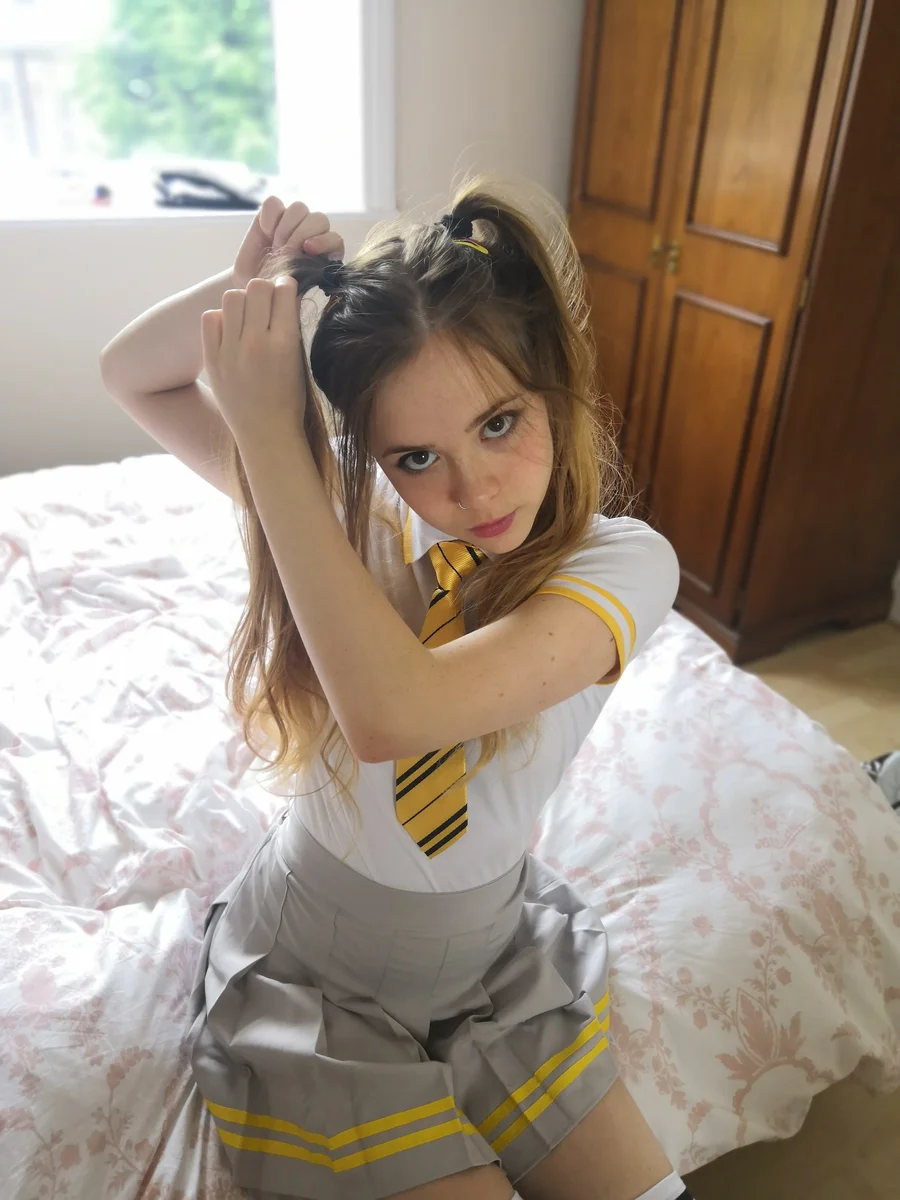 Yourlittlemaya OnlyFans profile picture - UK creator