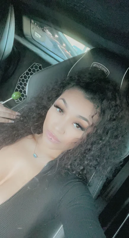NicholePettis OnlyFans creator with flirty content