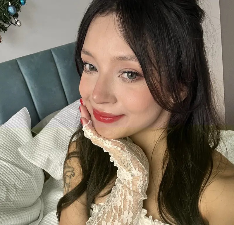 Yumi OnlyFans ballerina with inhuman flexibility