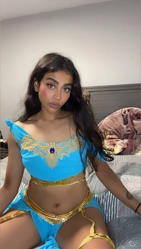 Zara OnlyFans creator with cosplay photos