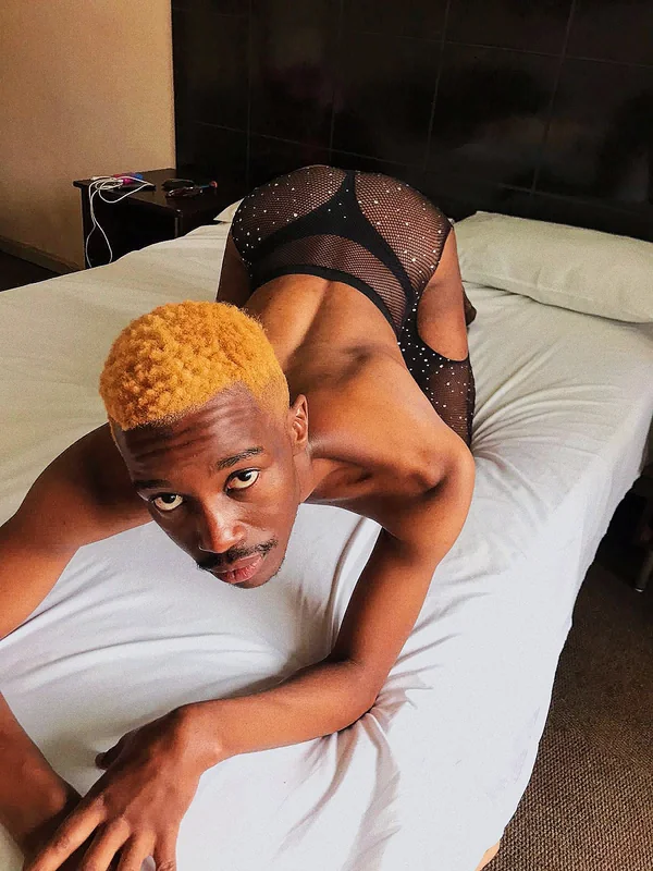 Zellonudist OnlyFans creator with exclusive content