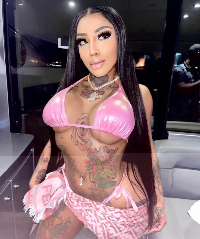 Spicy Latina Mami OnlyFans creator with custom videos