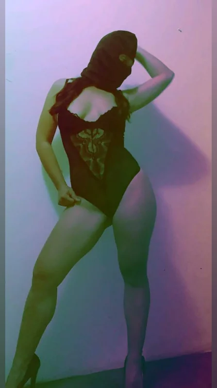 zori OnlyFans creator with engaging content